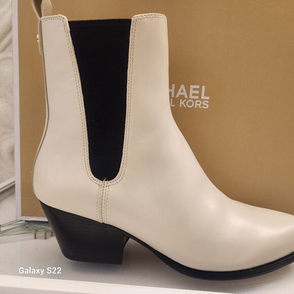 Michael Kors Shoes - Michael Kors "Kinlee" Leather Booties. NIB. Size 8.5